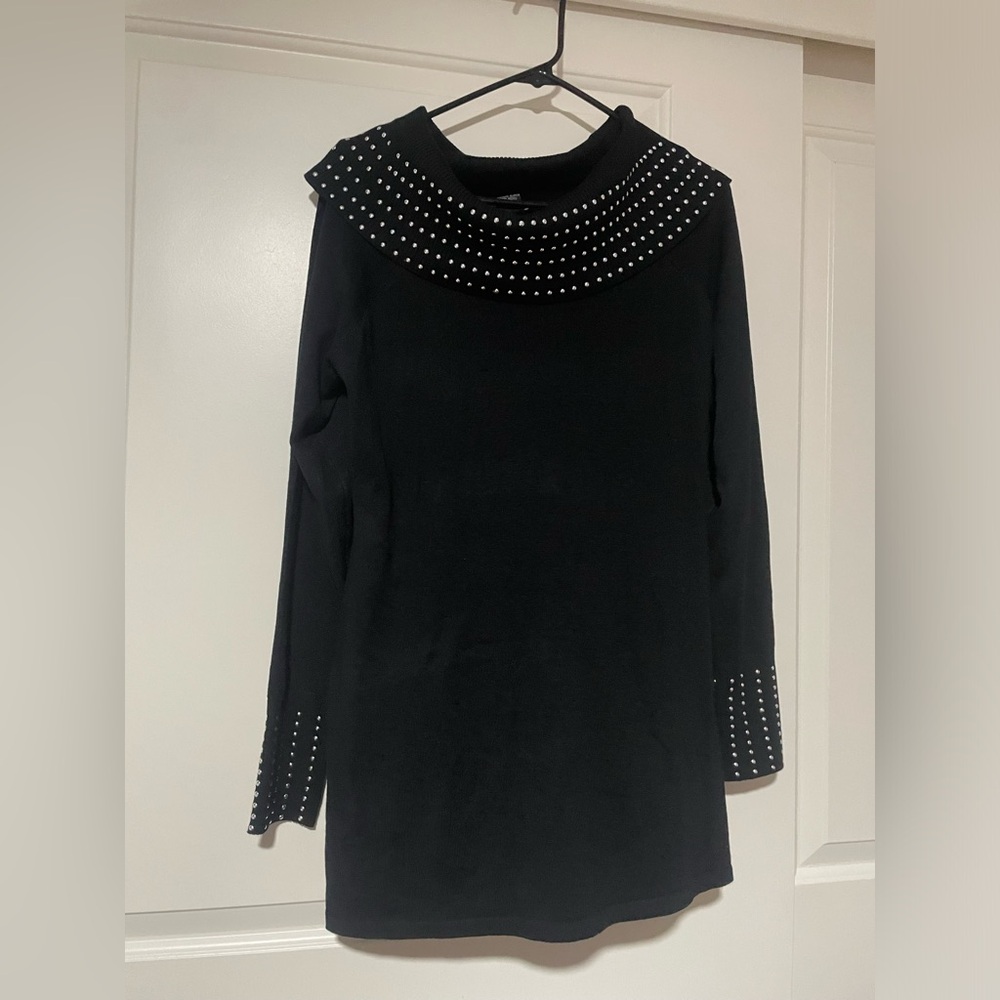 Black Loopy Drop Turtle Neck